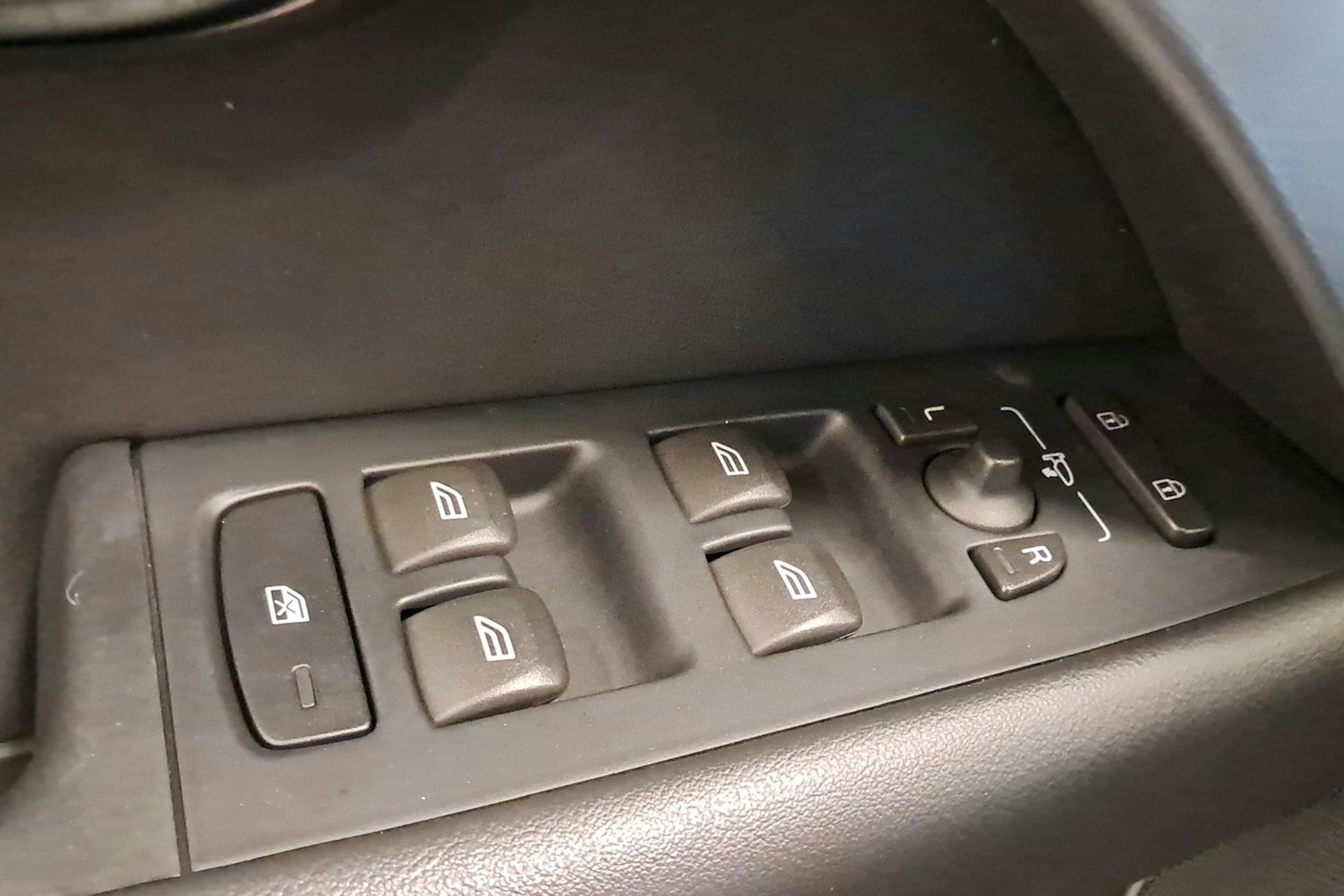 musta Volvo V70 2016 kuva 30.