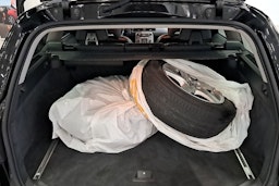 musta Volvo V70 2016 kuva 31.