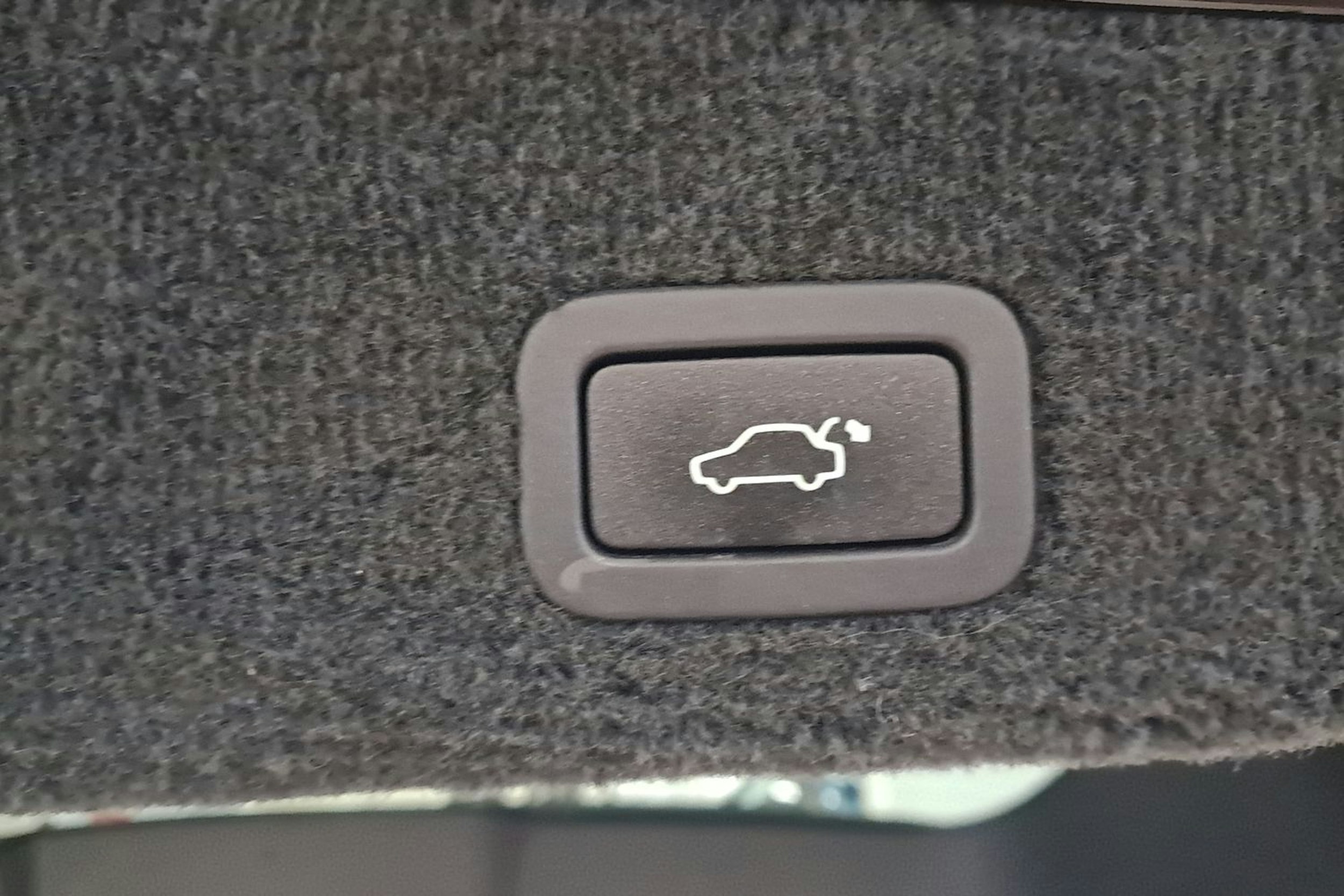 musta Volvo V70 2016 kuva 32.