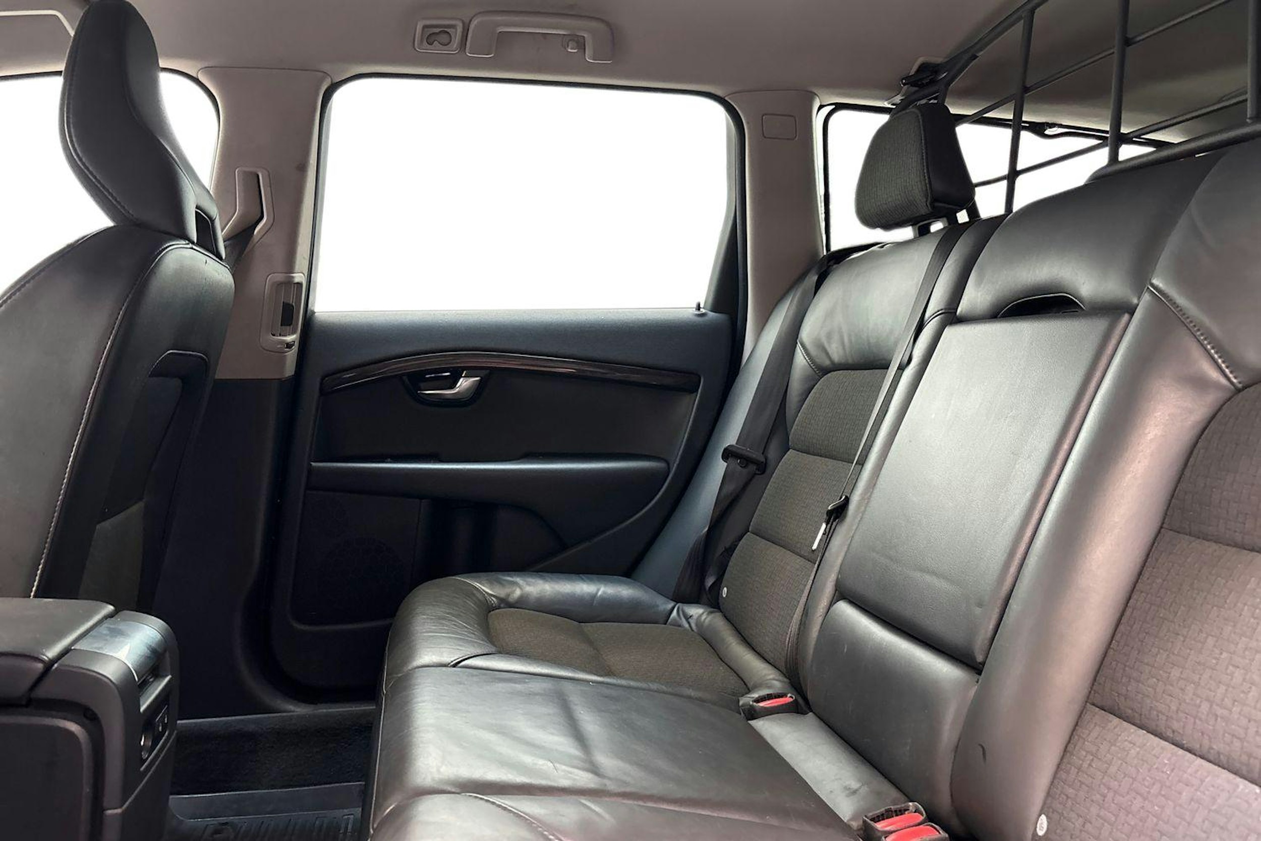 musta Volvo V70 2016 kuva 10.