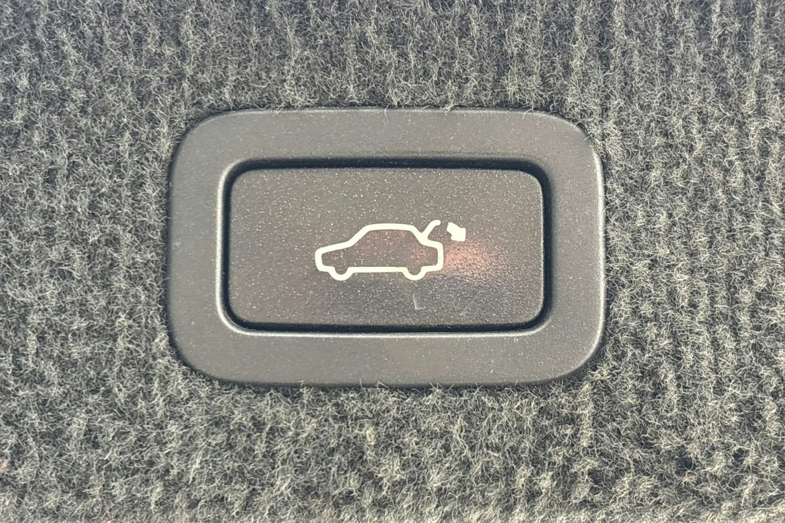 musta Volvo V70 2016 kuva 15.