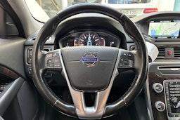 musta Volvo V70 2016 kuva 18.