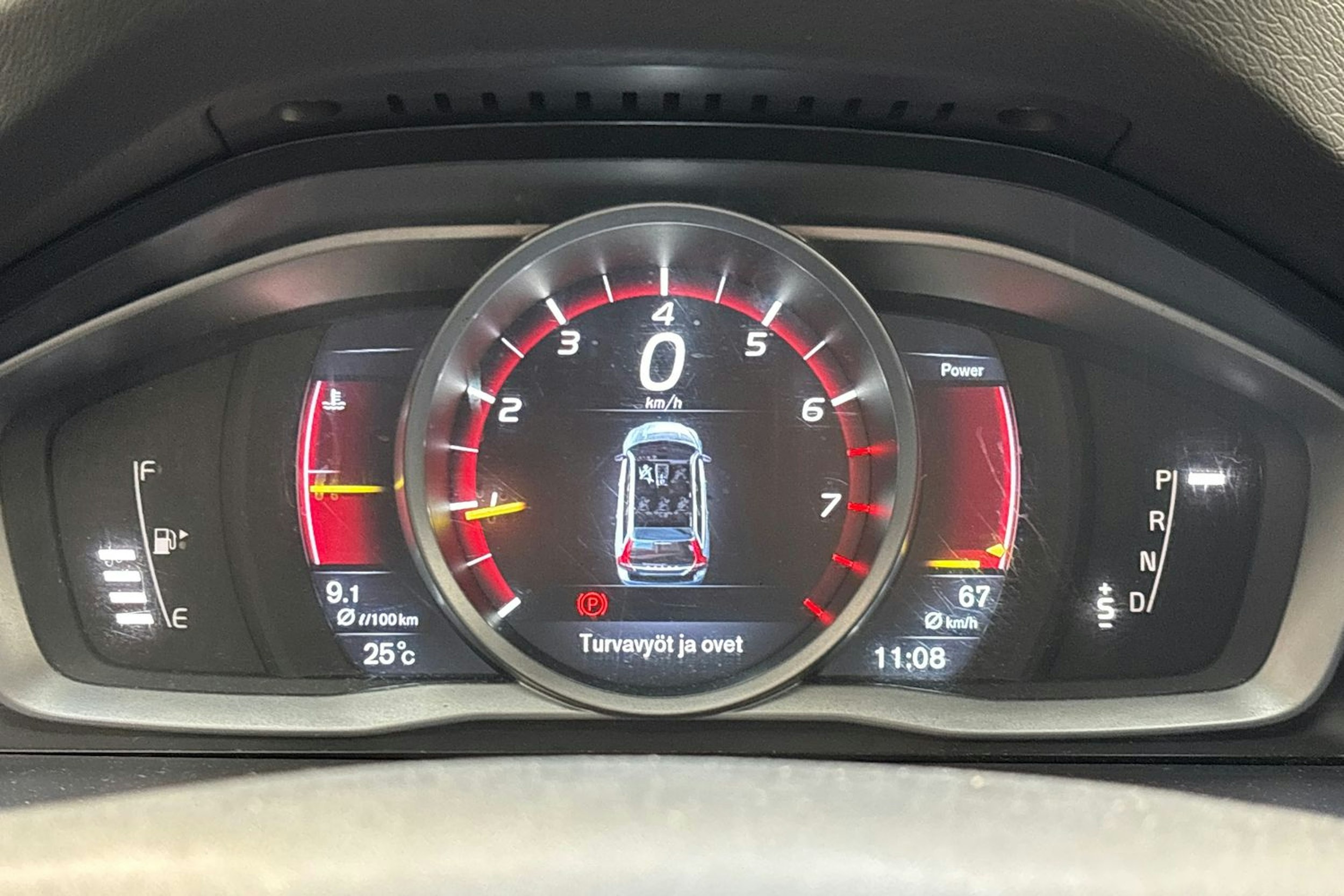 musta Volvo V70 2016 kuva 19.