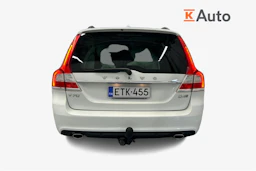valkoinen Volvo V70 2016 kuva 3.