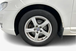 valkoinen Volvo V70 2016 kuva 9.