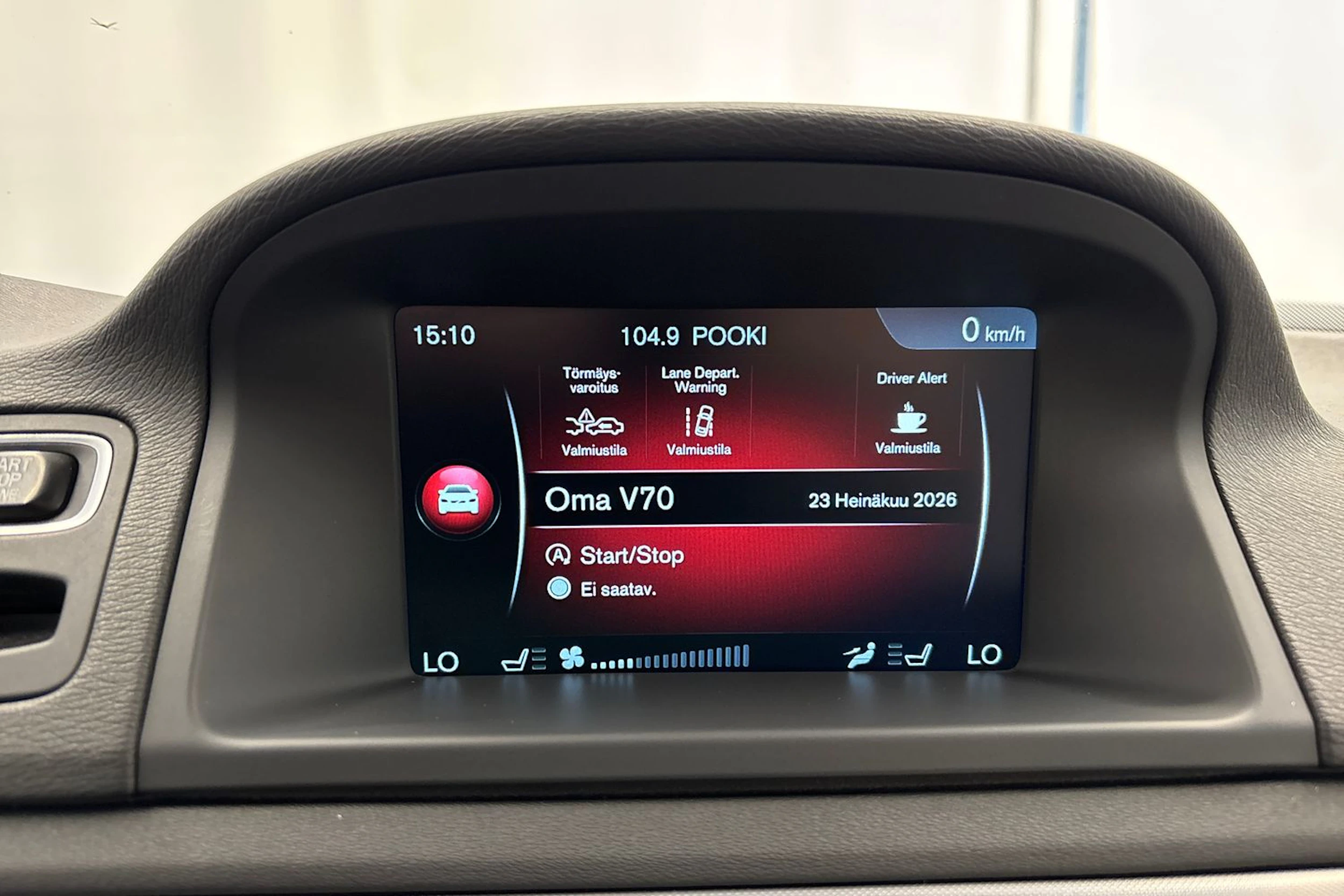 harmaa Volvo V70 2016 kuva 15.