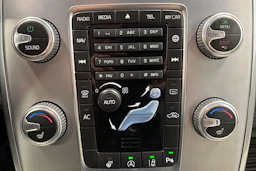 harmaa Volvo V70 2016 kuva 17.