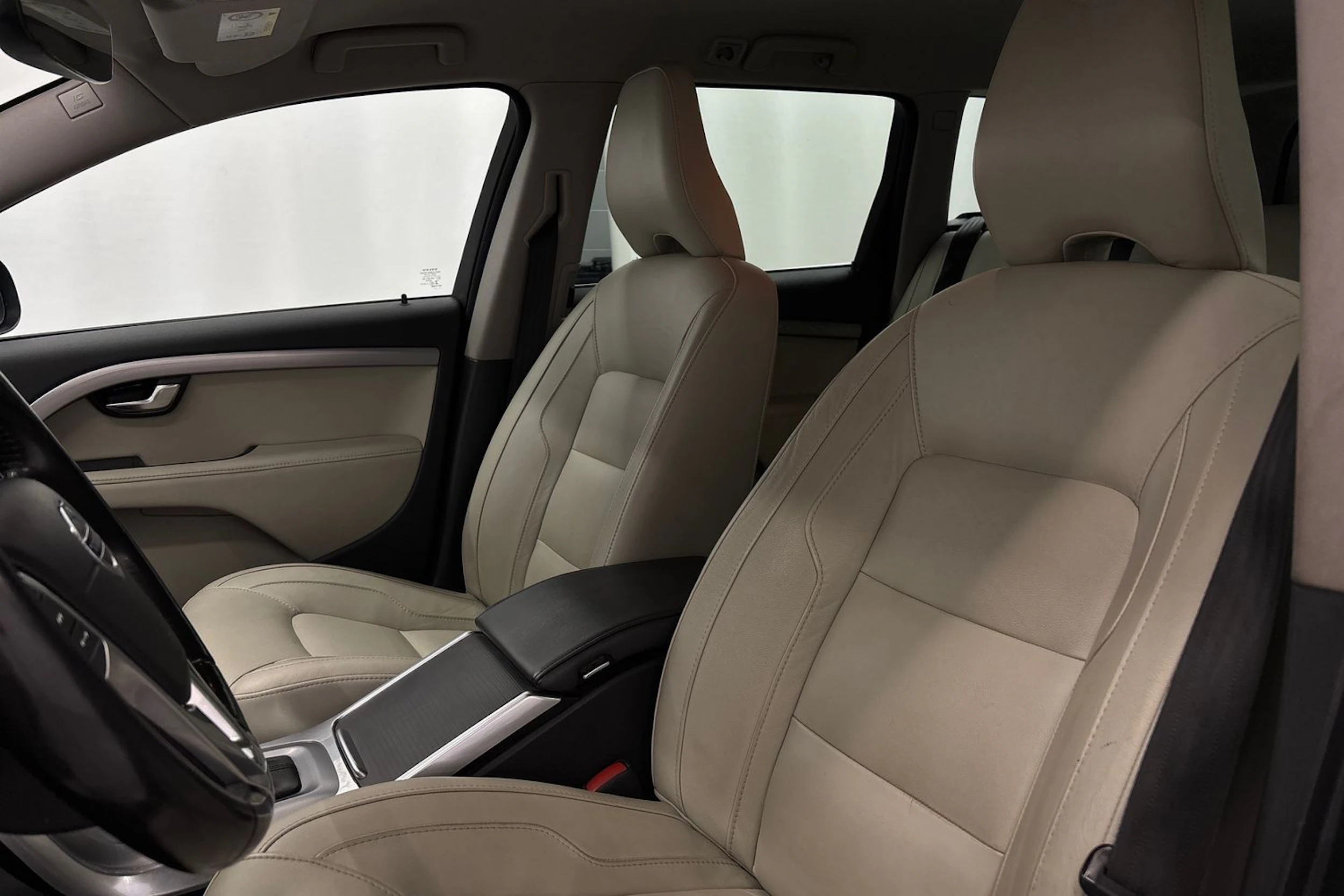 harmaa Volvo V70 2016 kuva 21.