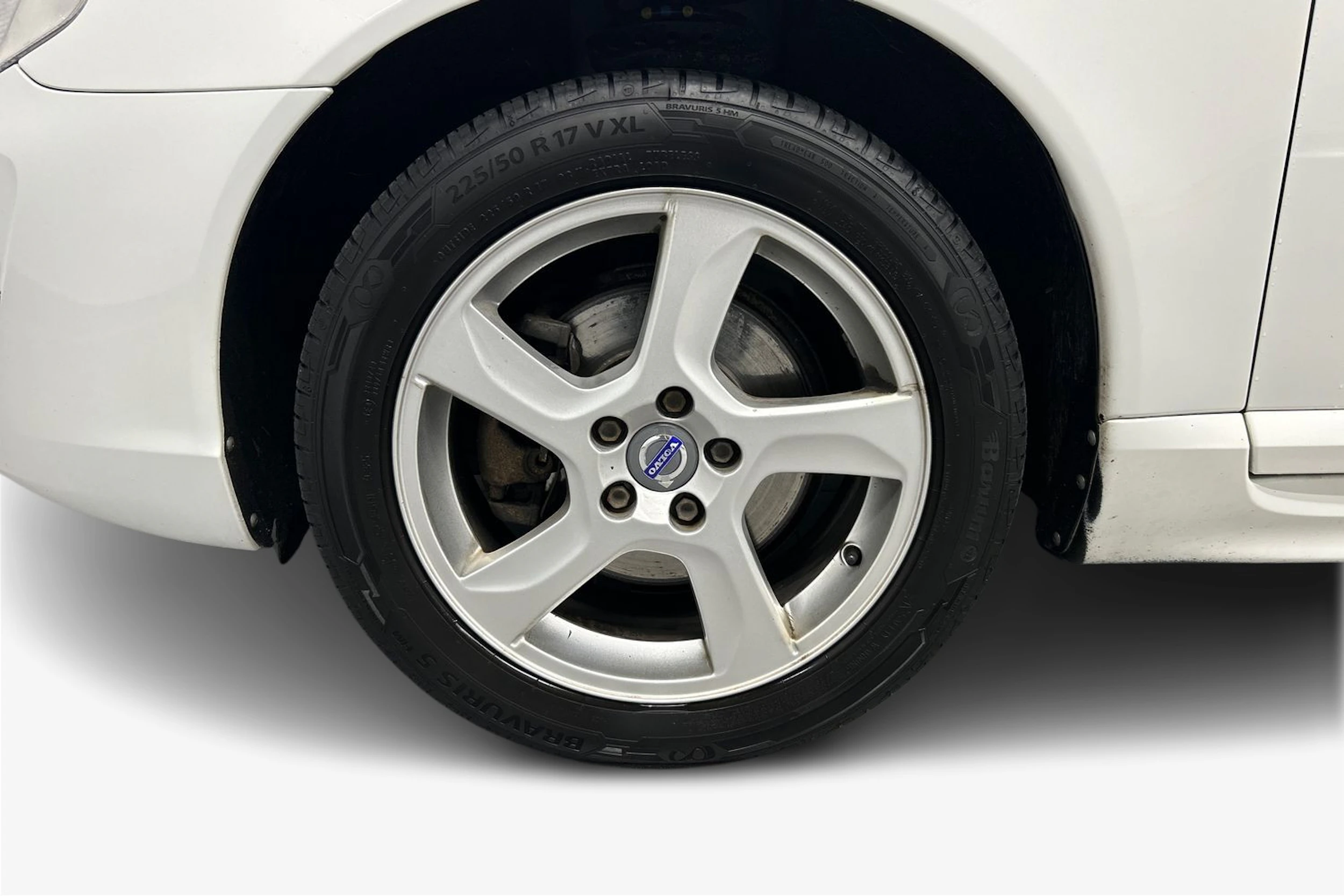 valkoinen Volvo V70 2016 kuva 9.
