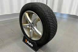 valkoinen Volvo V70 2016 kuva 14.