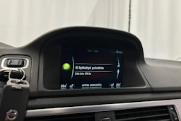 valkoinen Volvo V70 2016 kuva 20.