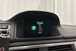valkoinen Volvo V70 2016 kuva 22.