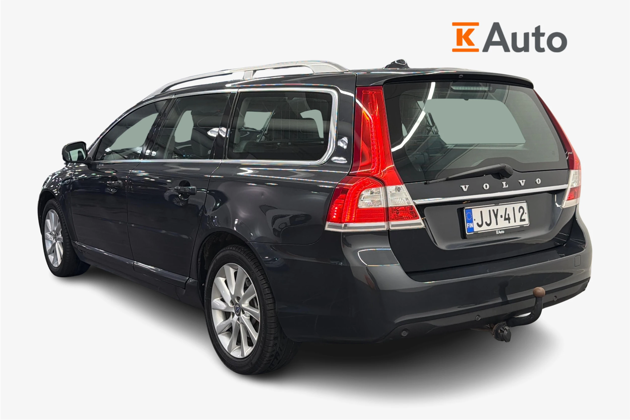 Harmaa Volvo V70 2016 kuva 2.