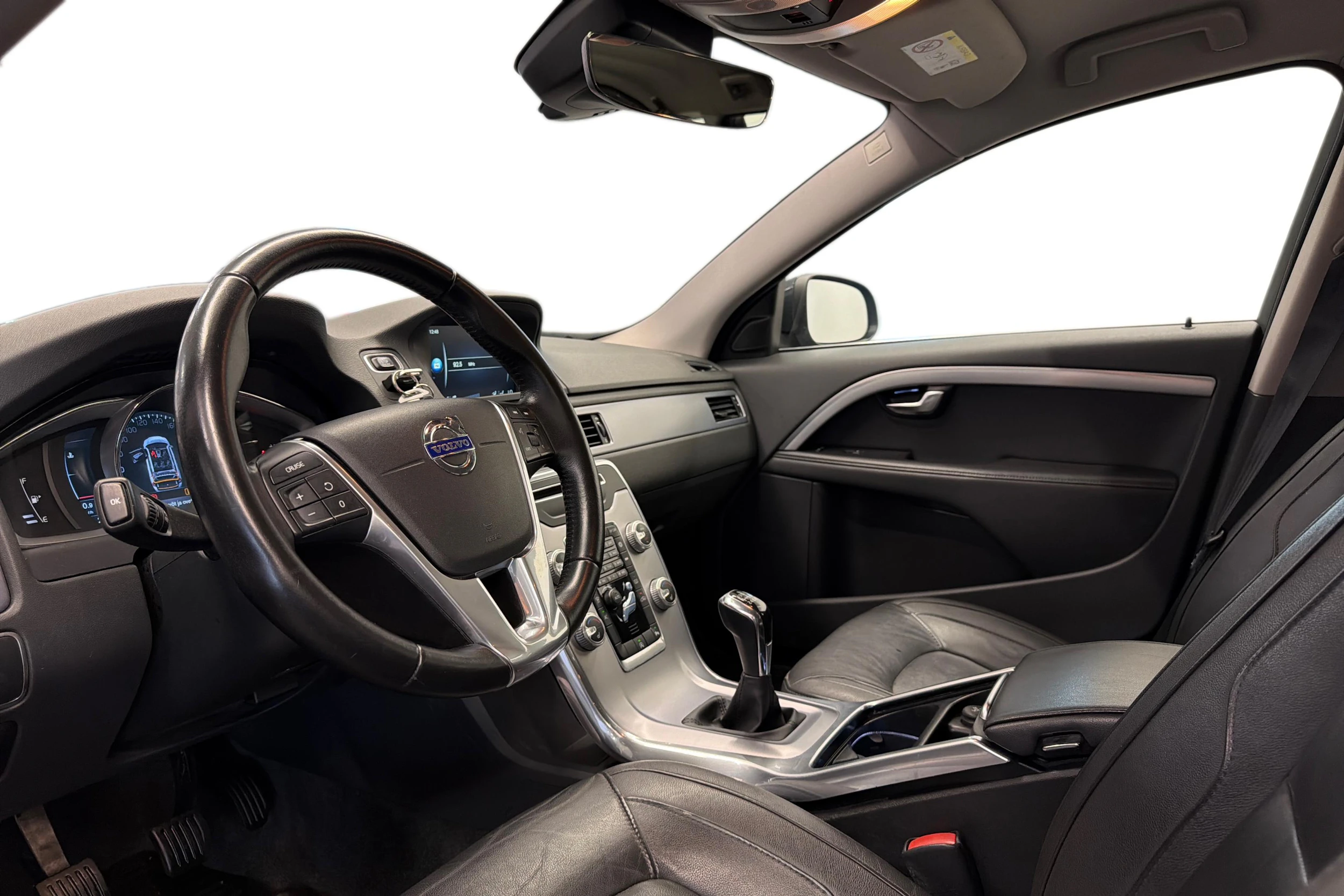 Harmaa Volvo V70 2016 kuva 6.