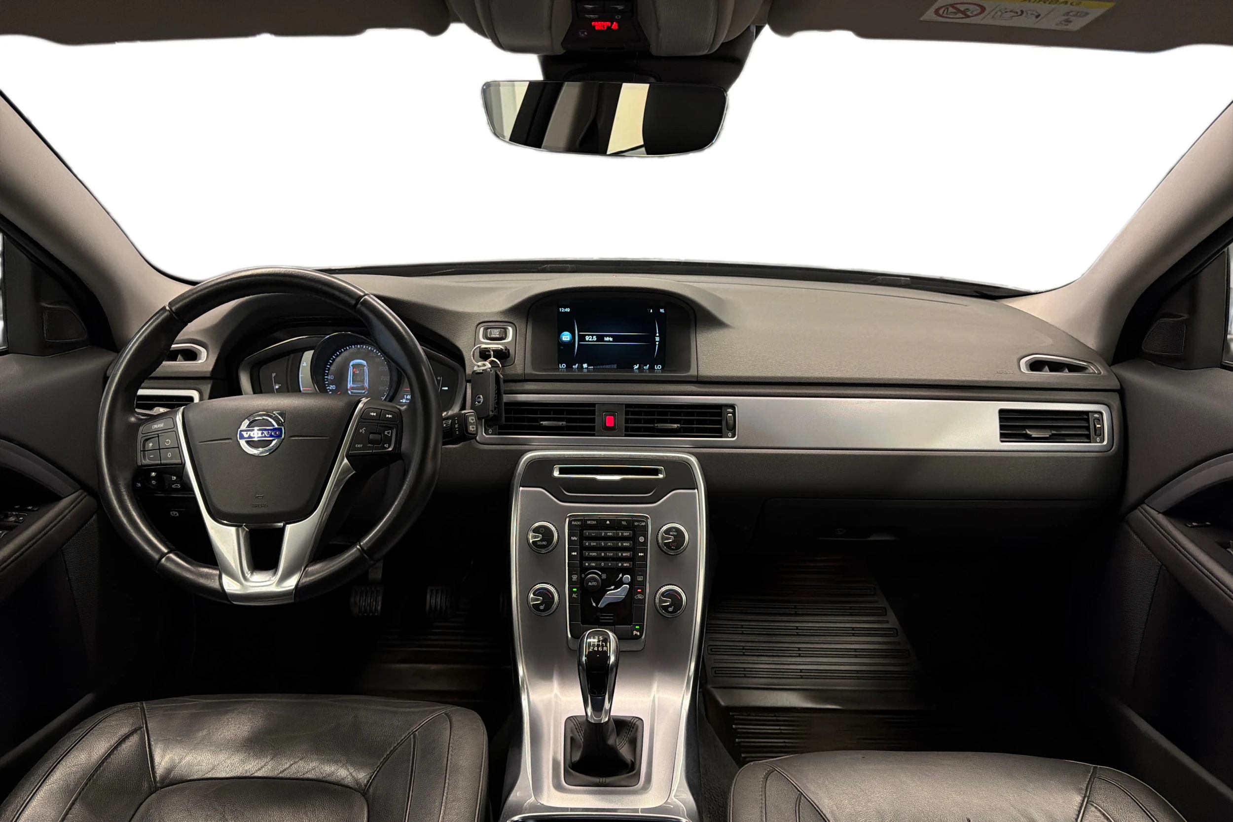 Harmaa Volvo V70 2016 kuva 7.