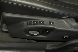 Harmaa Volvo V70 2016 kuva 13.
