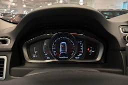 Harmaa Volvo V70 2016 kuva 17.