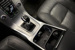 Harmaa Volvo V70 2016 kuva 20.