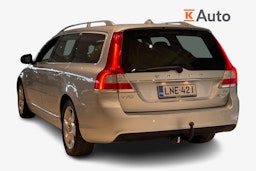 Harmaa Volvo V70 2016 kuva 2.