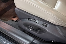 Musta Volvo V70 2016 kuva 18.