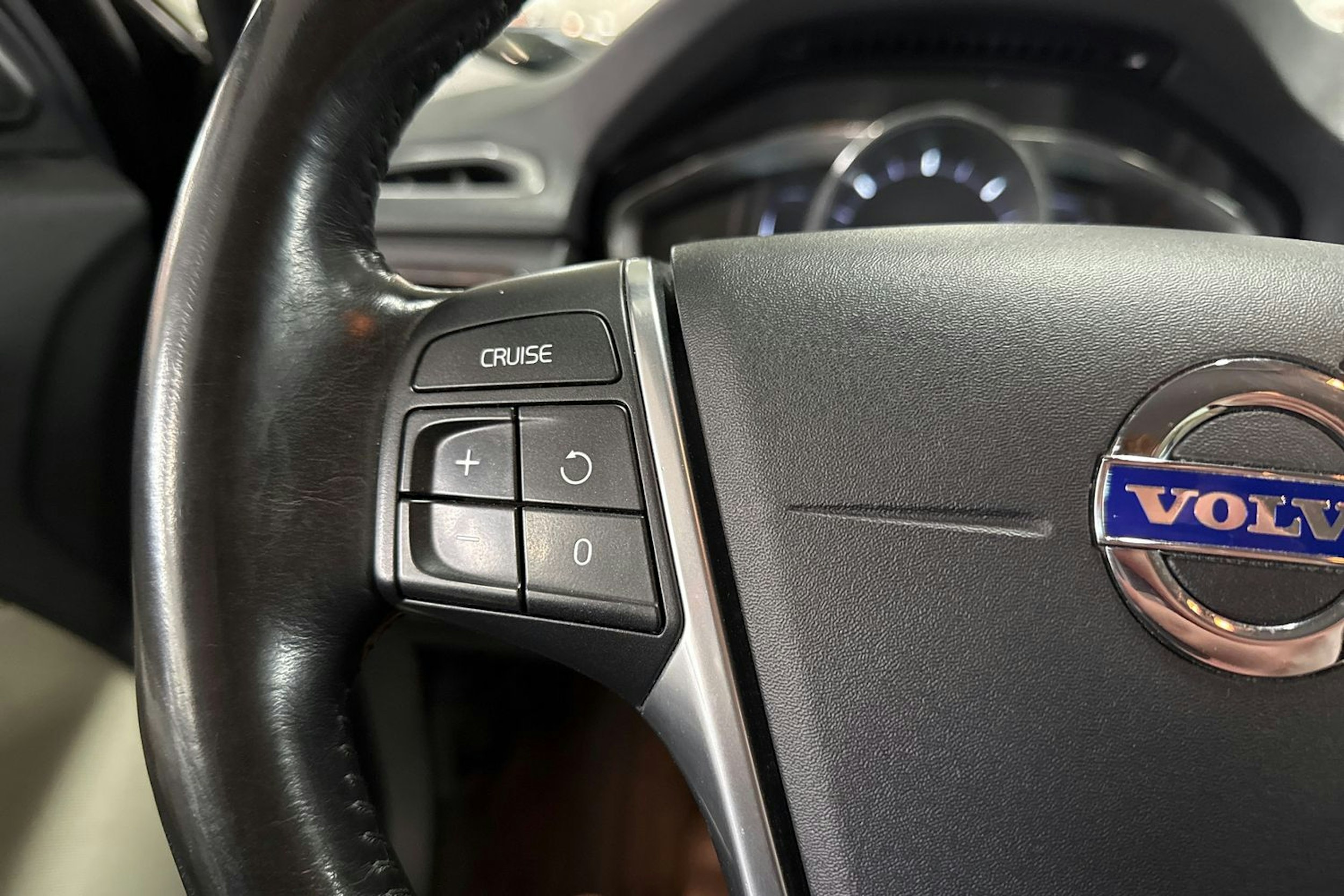 Musta Volvo V70 2016 kuva 19.