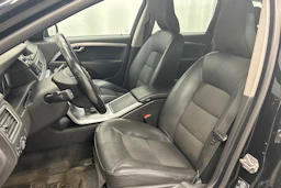 musta Volvo V70 2016 kuva 15.