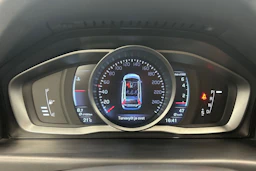 musta Volvo V70 2016 kuva 18.