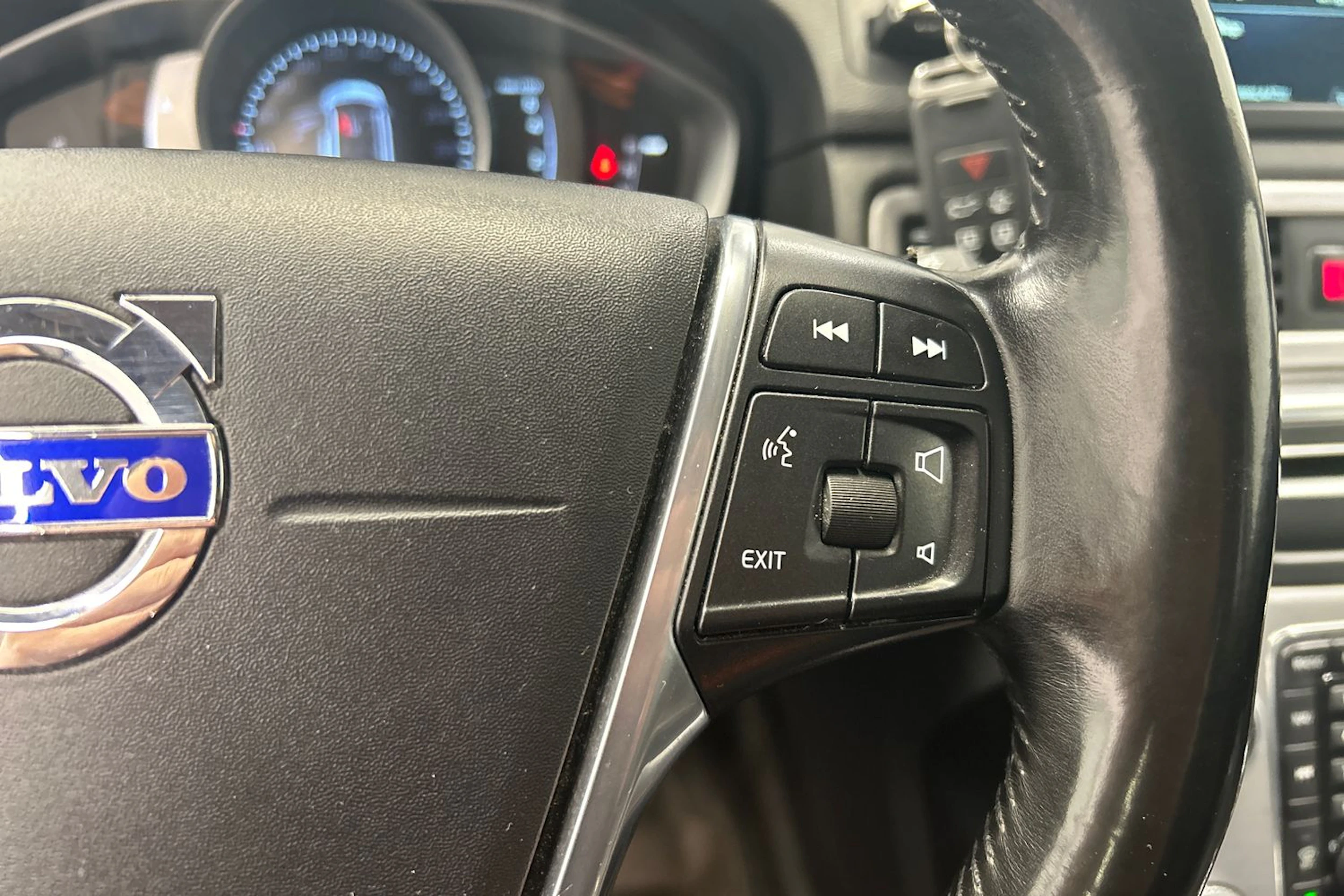 musta Volvo V70 2016 kuva 20.