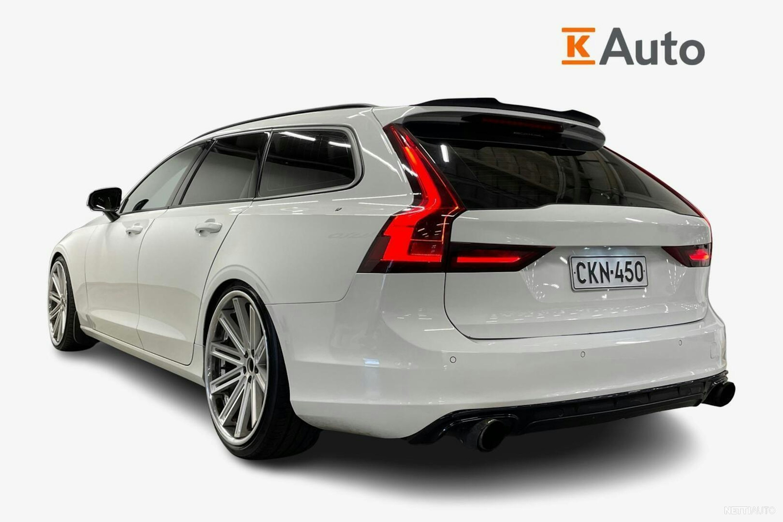 Valkoinen Volvo V90 2016 kuva 2.