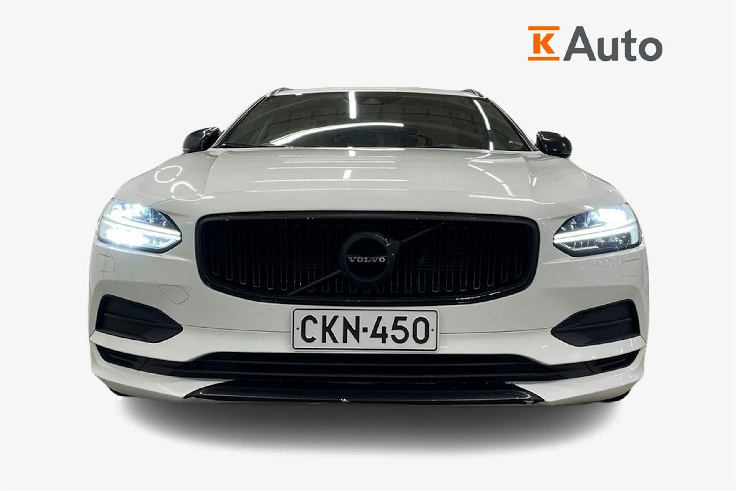 Valkoinen Volvo V90 2016 kuva 3.