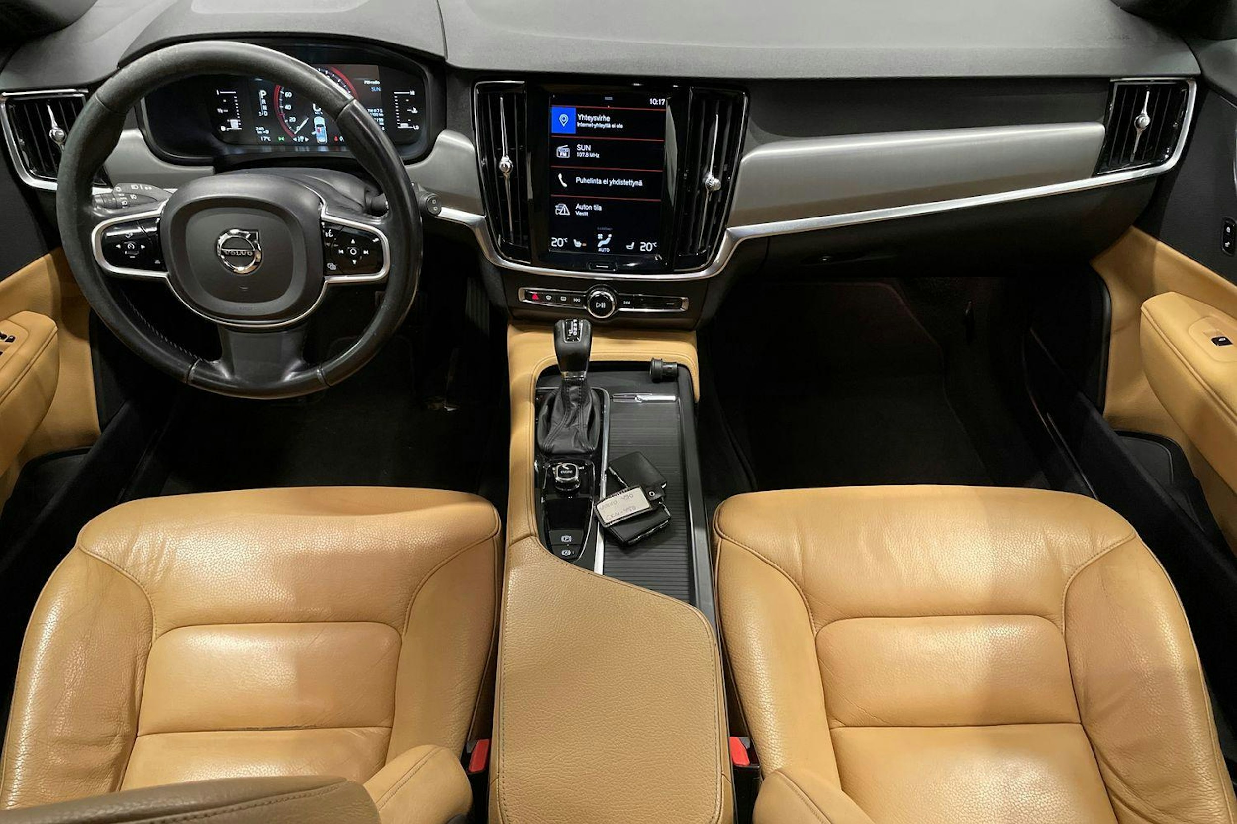 Valkoinen Volvo V90 2016 kuva 6.