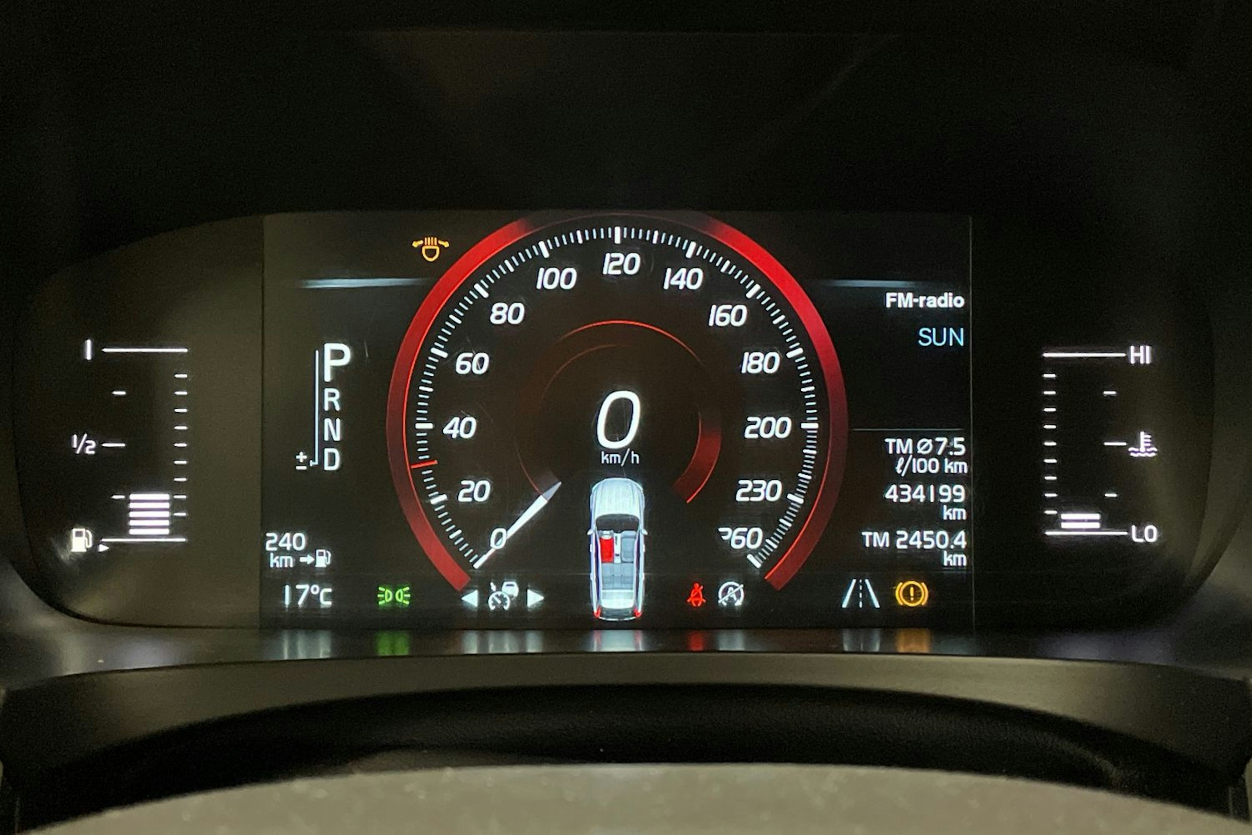 Valkoinen Volvo V90 2016 kuva 12.