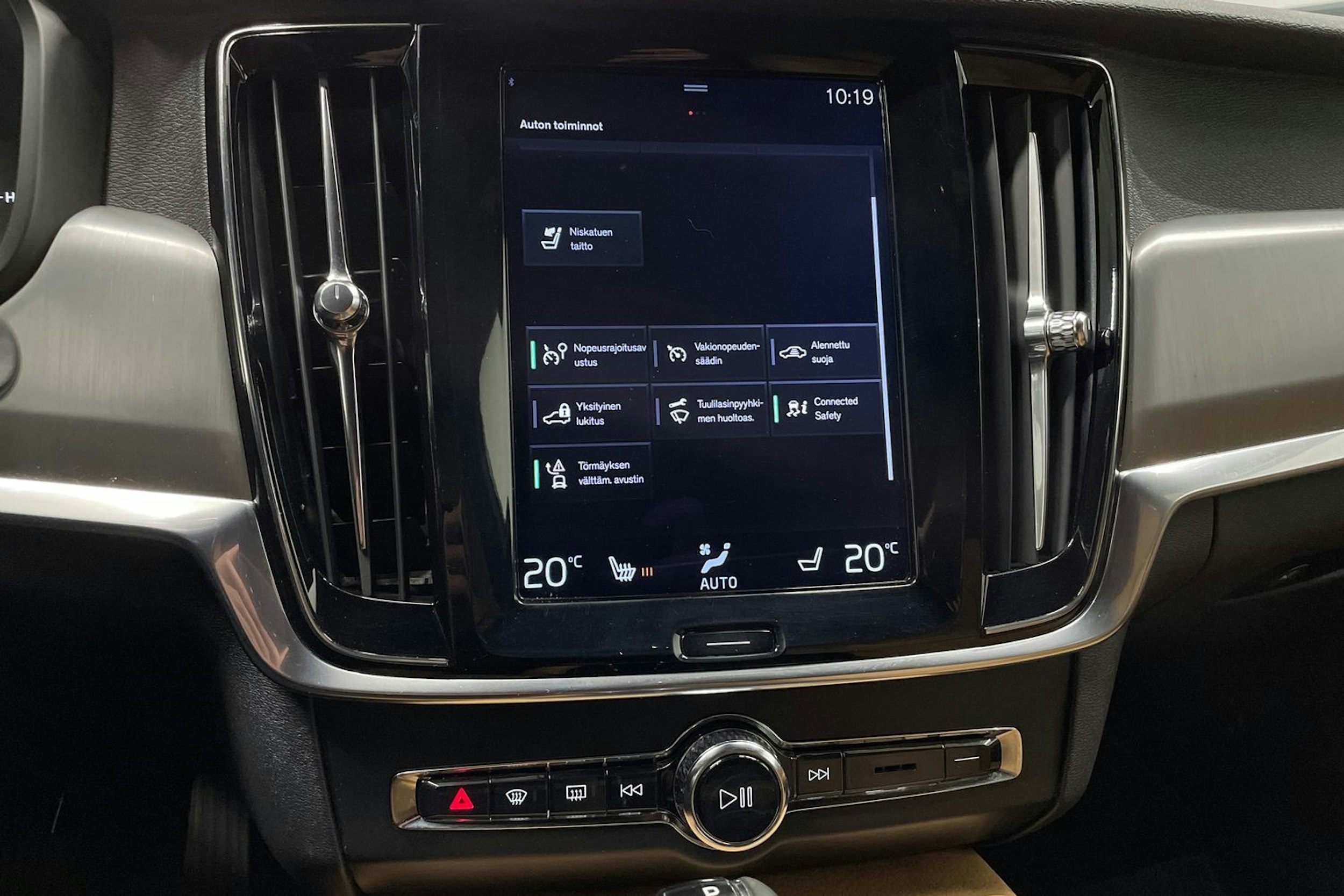 Valkoinen Volvo V90 2016 kuva 14.