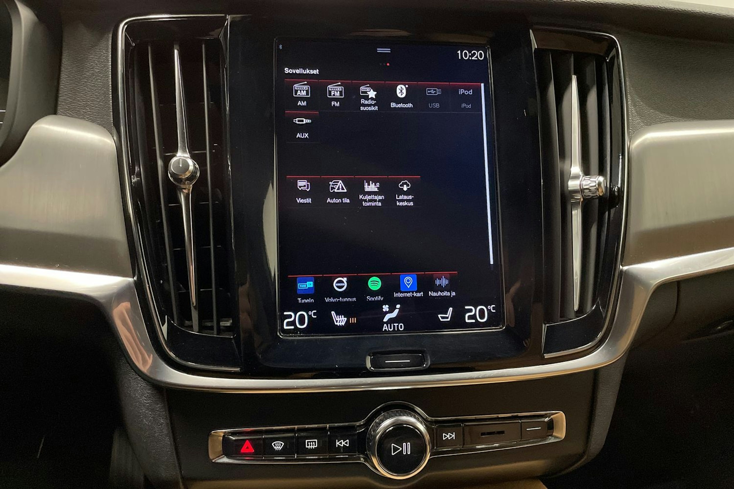 Valkoinen Volvo V90 2016 kuva 15.