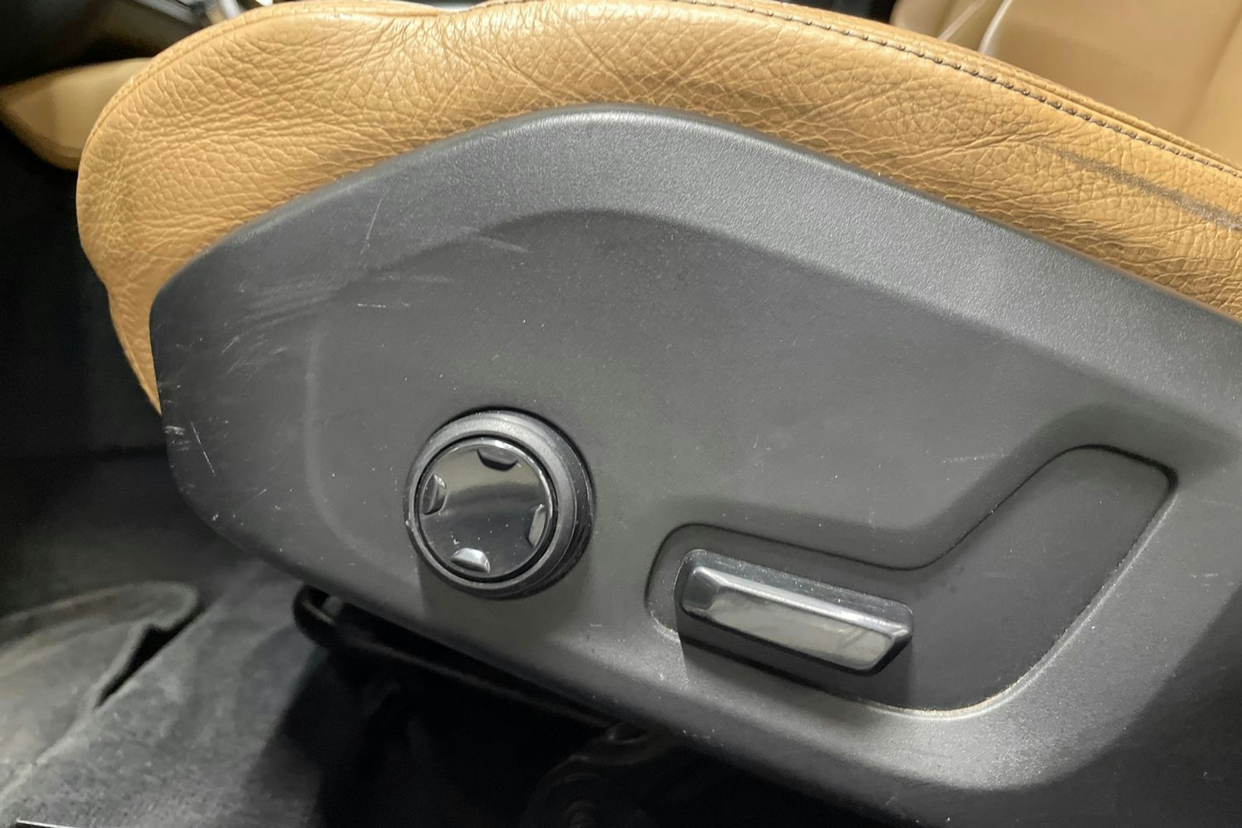 Valkoinen Volvo V90 2016 kuva 20.