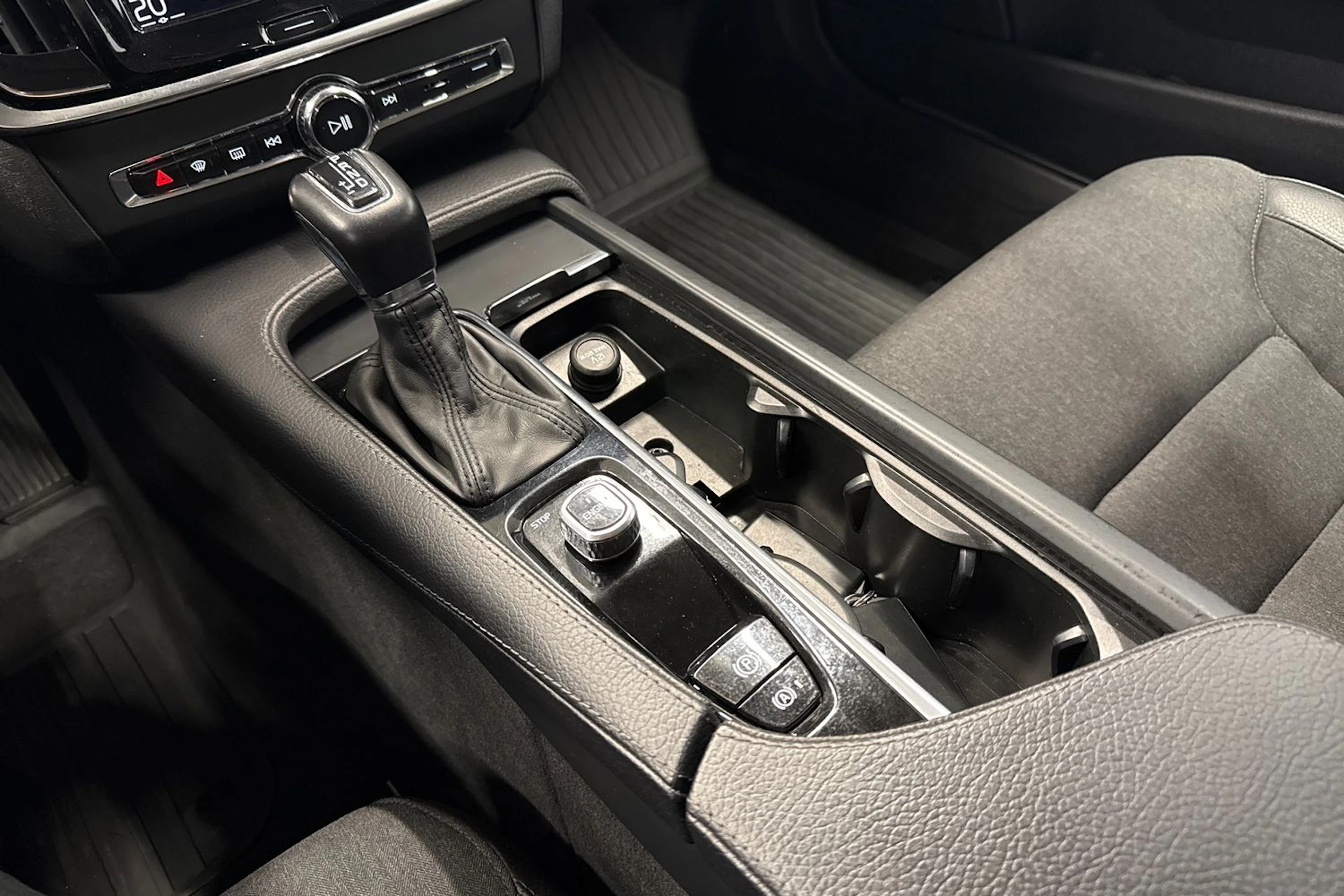 valkoinen Volvo V90 2016 kuva 27.