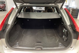 Harmaa Volvo V90 2017 kuva 14.