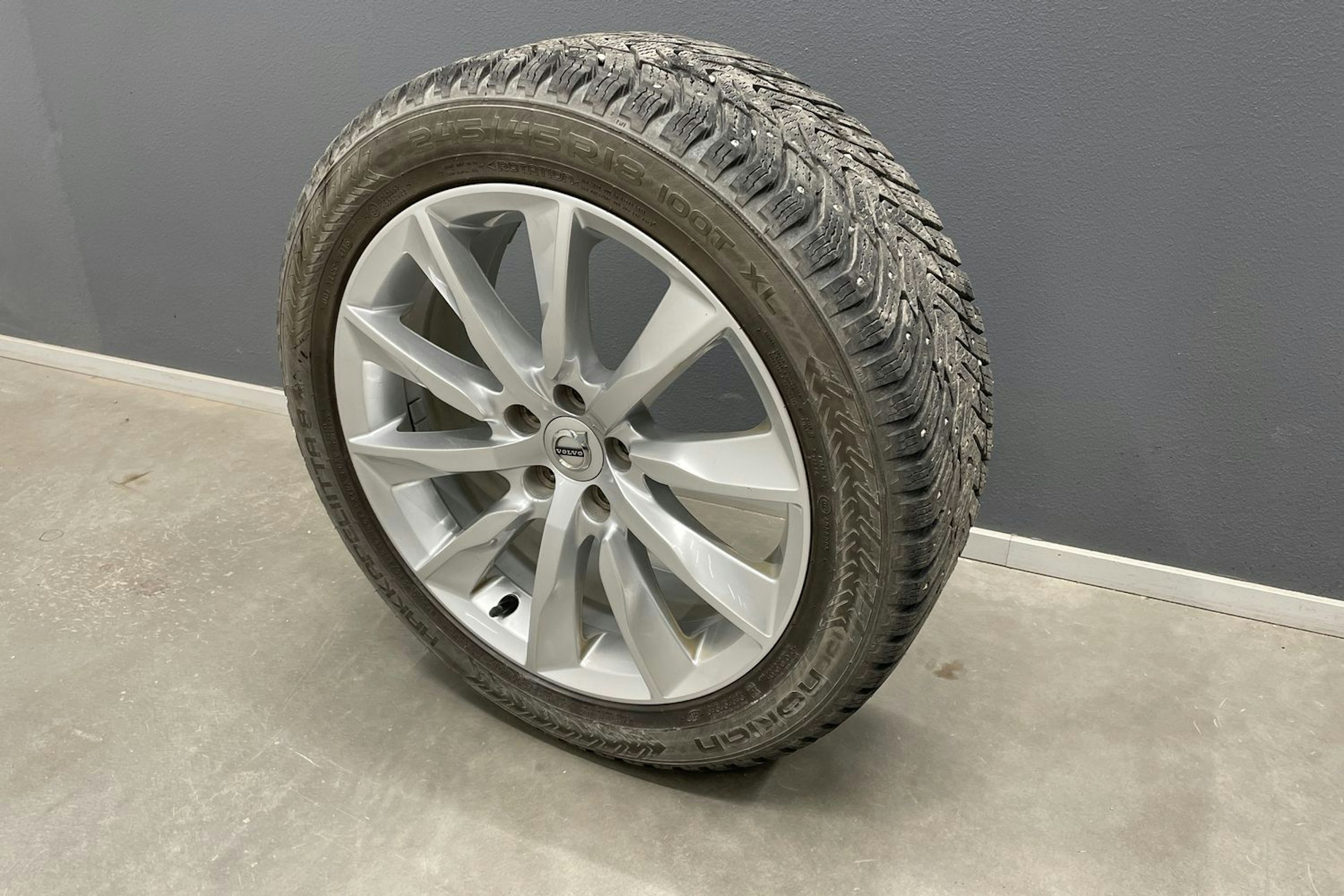 Harmaa Volvo V90 2017 kuva 15.