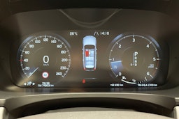 Harmaa Volvo V90 2017 kuva 16.