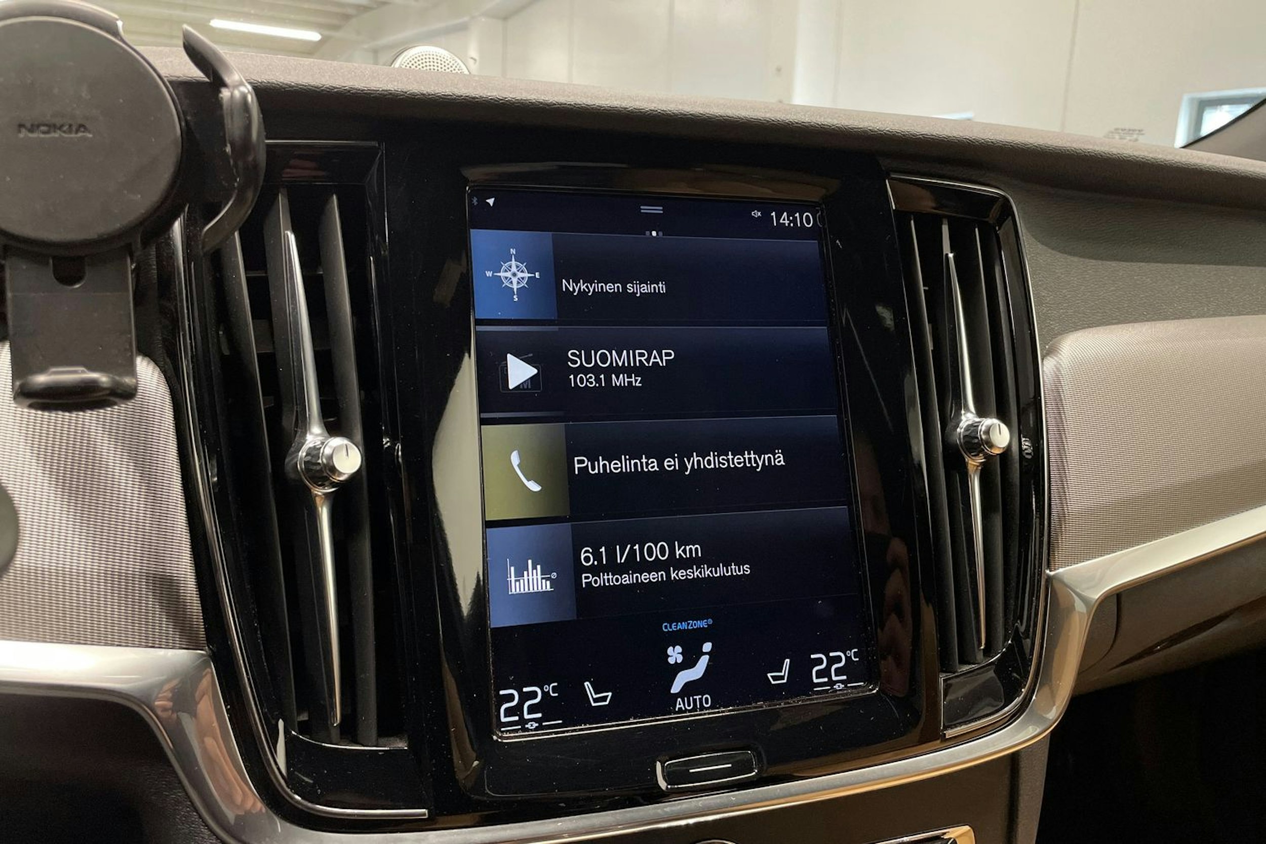 Harmaa Volvo V90 2017 kuva 17.