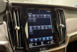 Harmaa Volvo V90 2017 kuva 19.