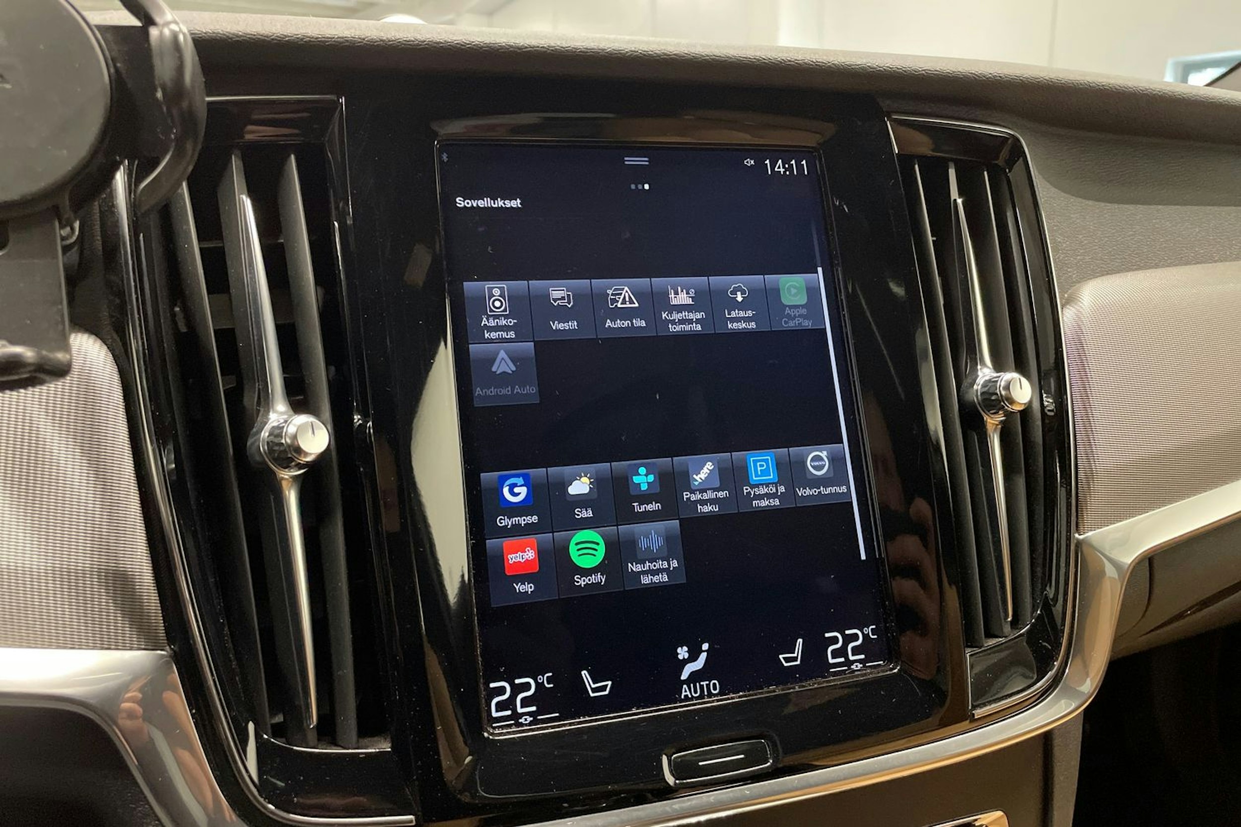 Harmaa Volvo V90 2017 kuva 20.