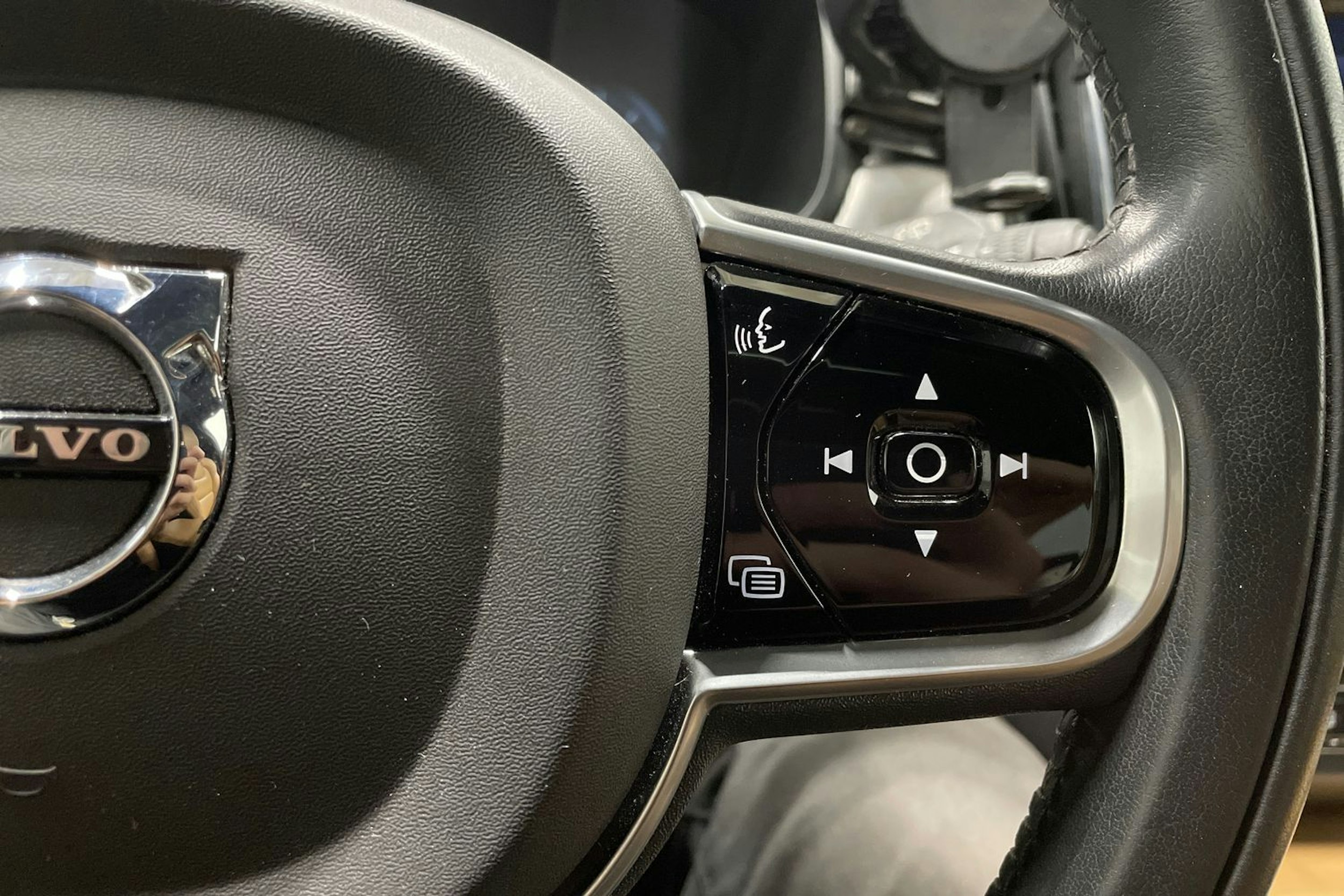 Harmaa Volvo V90 2017 kuva 27.