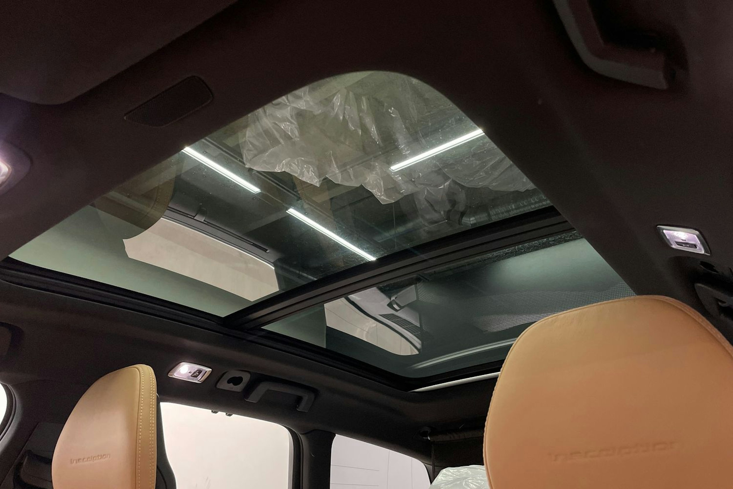 Harmaa Volvo V90 2017 kuva 35.