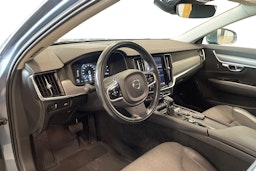 sininen Volvo V90 2017 kuva 7.