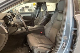 sininen Volvo V90 2017 kuva 14.