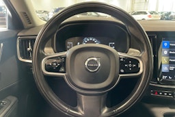 sininen Volvo V90 2017 kuva 16.