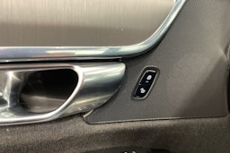 sininen Volvo V90 2017 kuva 29.