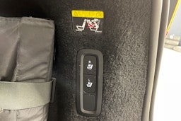 sininen Volvo V90 2017 kuva 33.