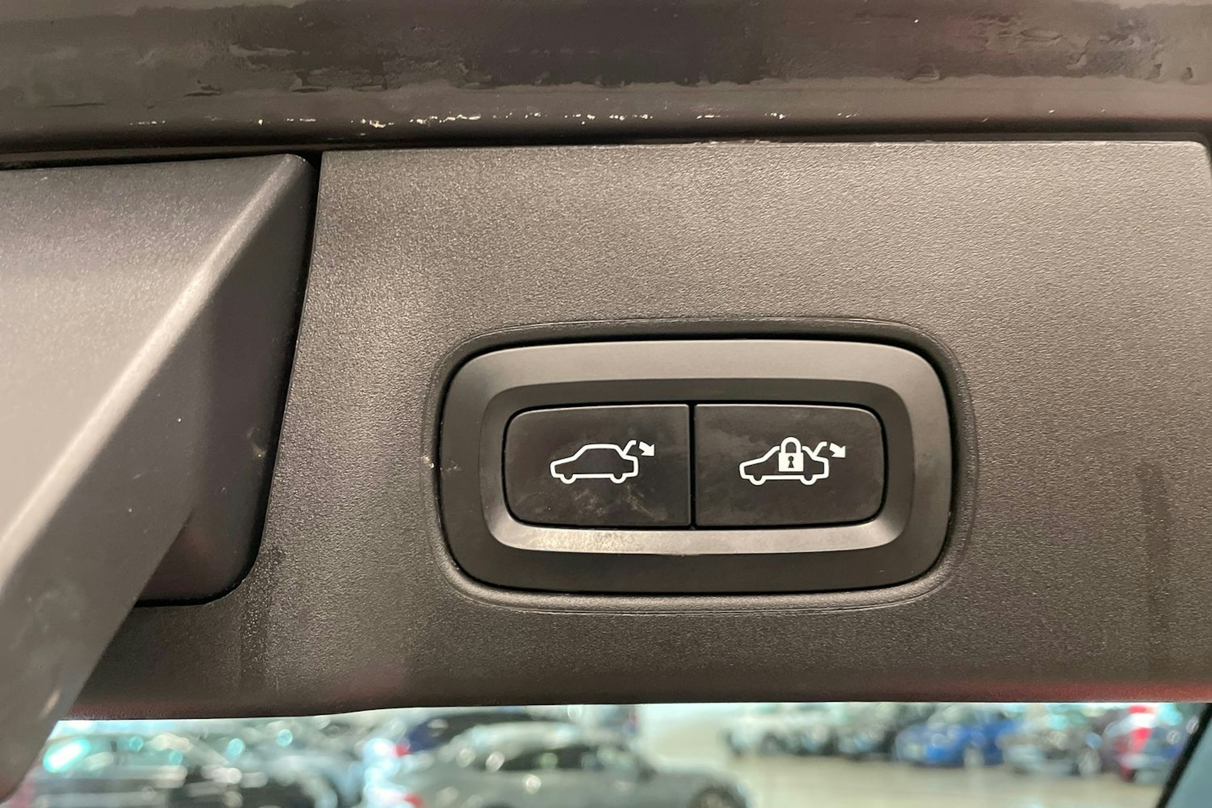 sininen Volvo V90 2017 kuva 34.